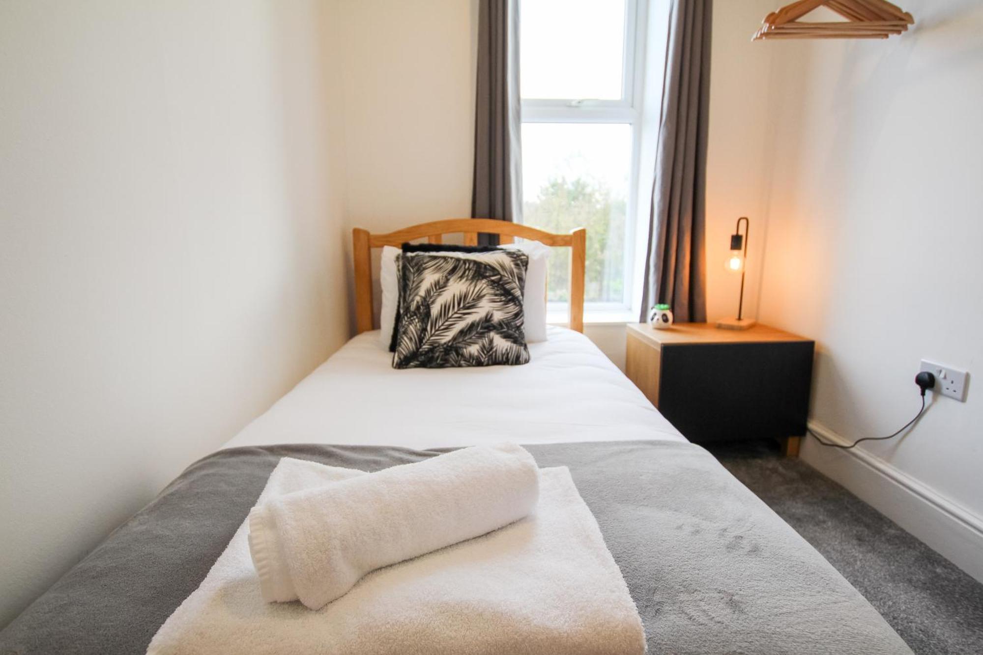Fairways View - Spacious Apartment - Sleeps 6 - Lovely Views - By Rework Accommodation Hoylake Exteriér fotografie