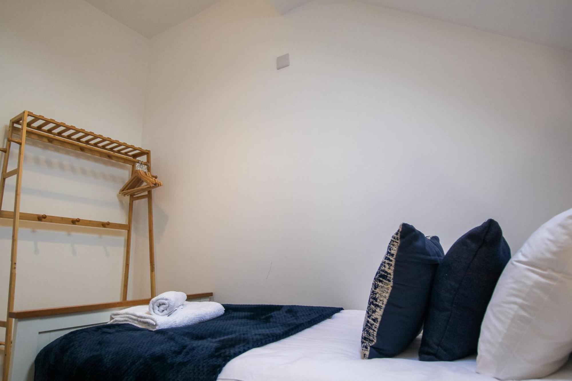 Fairways View - Spacious Apartment - Sleeps 6 - Lovely Views - By Rework Accommodation Hoylake Exteriér fotografie