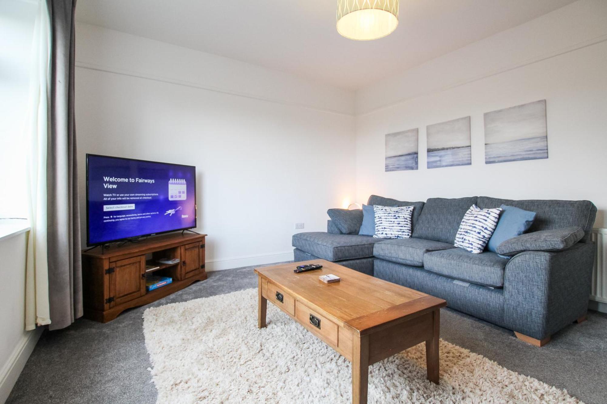 Fairways View - Spacious Apartment - Sleeps 6 - Lovely Views - By Rework Accommodation Hoylake Exteriér fotografie