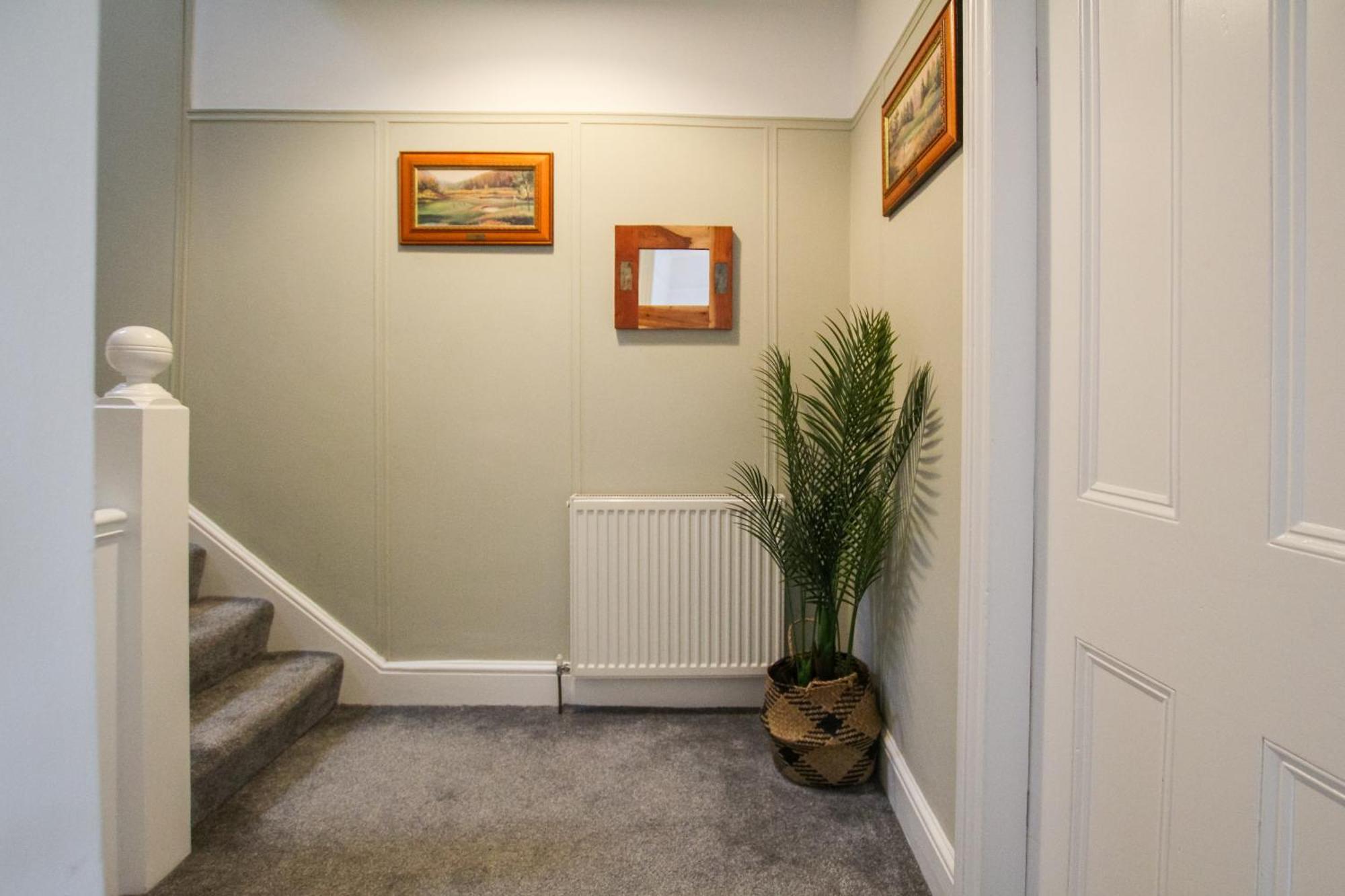 Fairways View - Spacious Apartment - Sleeps 6 - Lovely Views - By Rework Accommodation Hoylake Exteriér fotografie