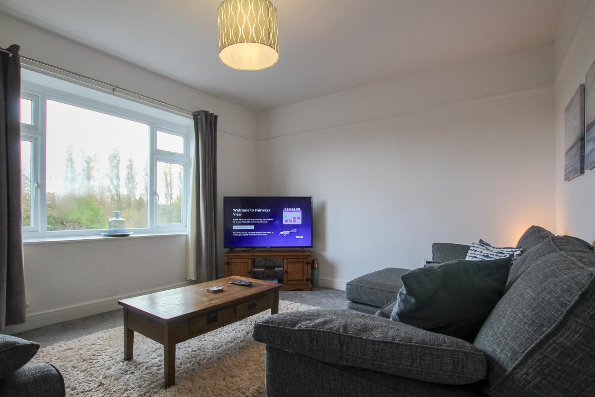 Fairways View - Spacious Apartment - Sleeps 6 - Lovely Views - By Rework Accommodation Hoylake Exteriér fotografie